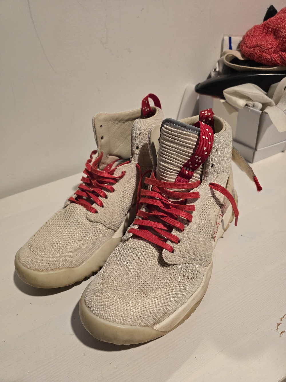 AJ1 Men's High-Top Knit Sneakers in Beige with Red Laces